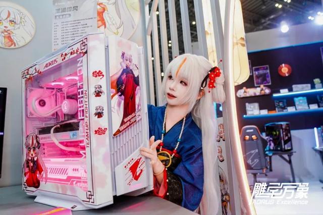 好看又能打!技嘉雕妹精选主机套装闪耀BW全场