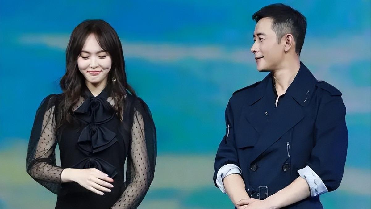 不到12小时，央媒2次点名罗晋