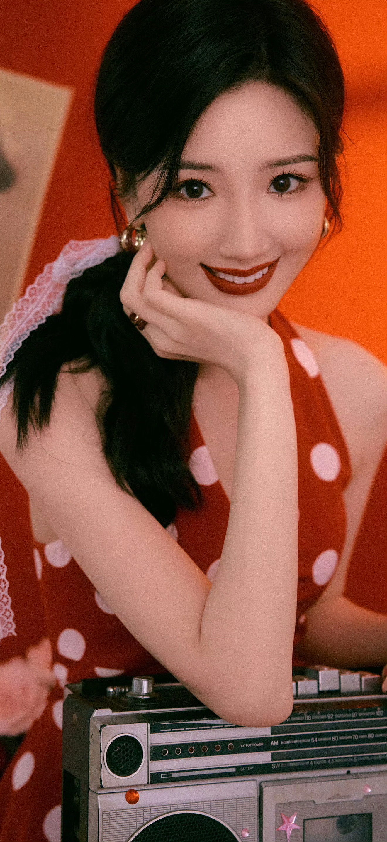 毛晓彤波点裙复古造型优雅气质挡不住，毛晓彤壁纸