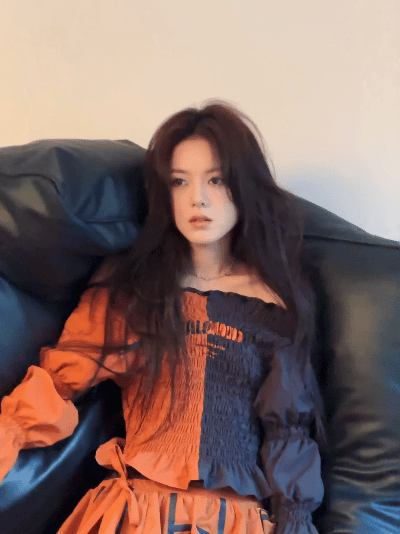 演员赵今麦《嘉人Now》夏季大片,造型唯美表情灵动少女感满格