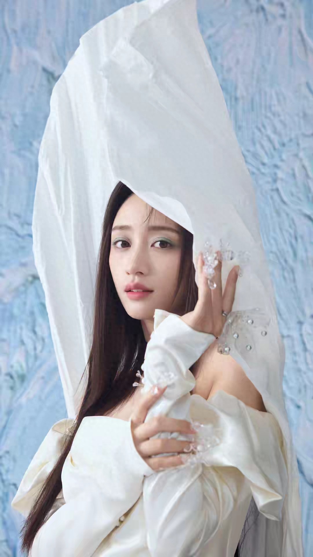 纯白之境里的灵动诗篇——品黄婷婷写真中的纯净与韵致