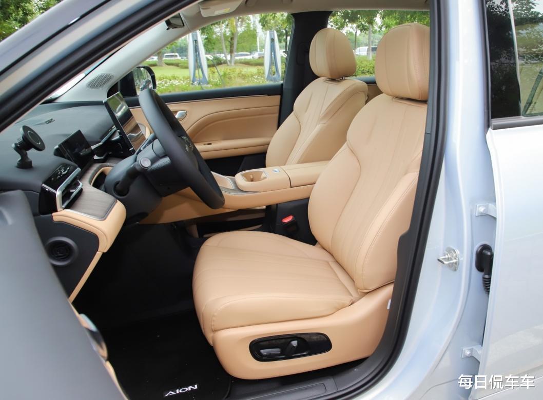 限时10.48万起 埃安i60增程续航足 行驶品质更好