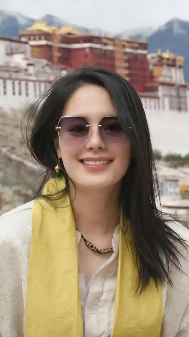 她是胡歌深爱、刘烨难忘的女人,受央视力捧多年,至今都没能走红