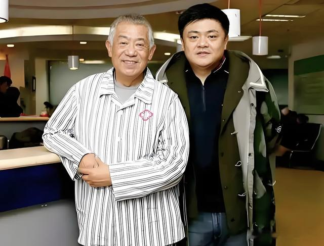 《打狗棍》演员现状：两人遗憾离世，漂亮的“玉格格”依旧单身