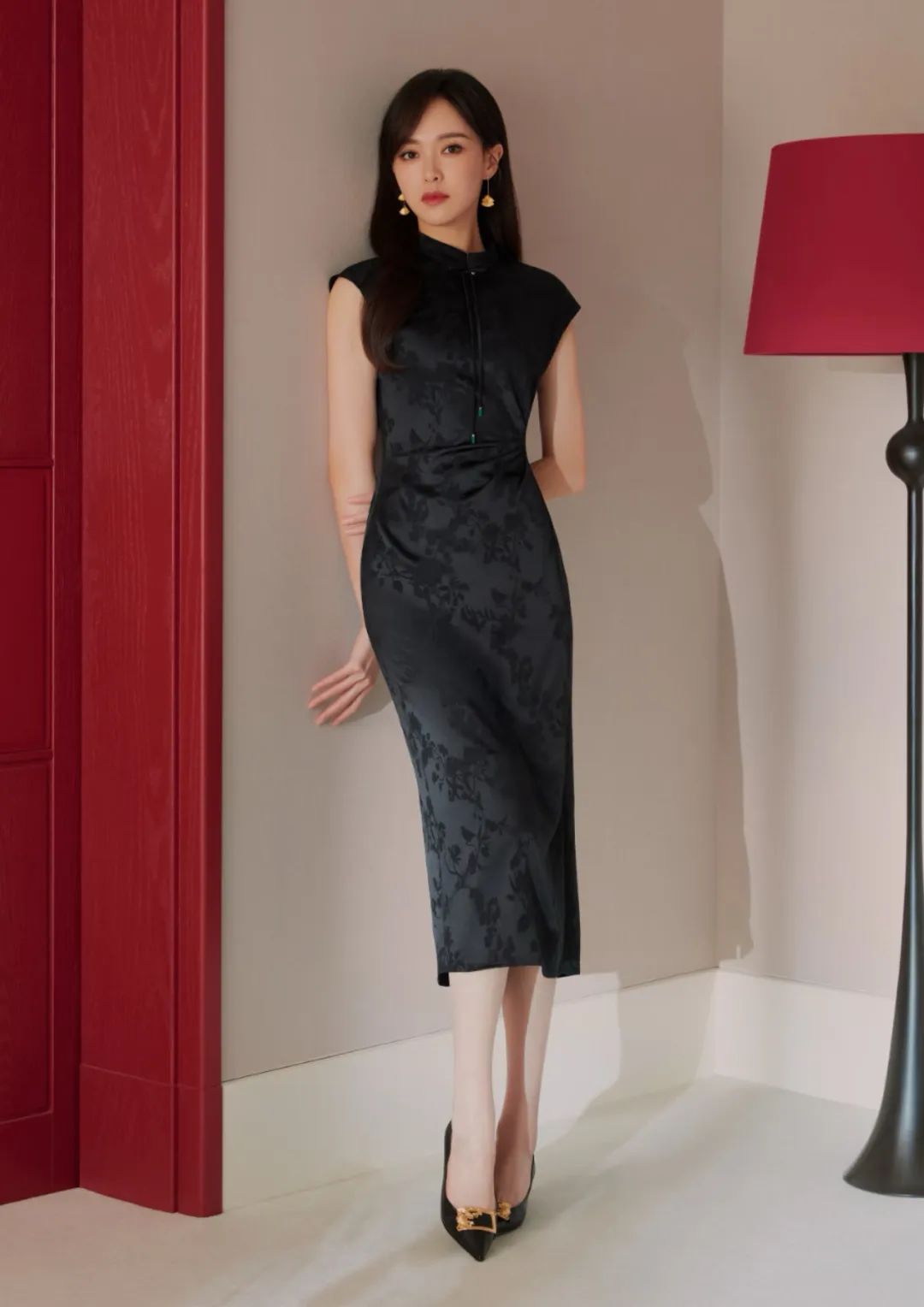 唐嫣倪妮同穿红色一个抽象一个日常!盘点唐嫣34套百搭减龄又高级