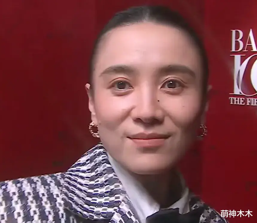魔鬼镜头又来了!芭莎盛典怼脸拍太真实,杨幂干脆躲开不让拍正脸