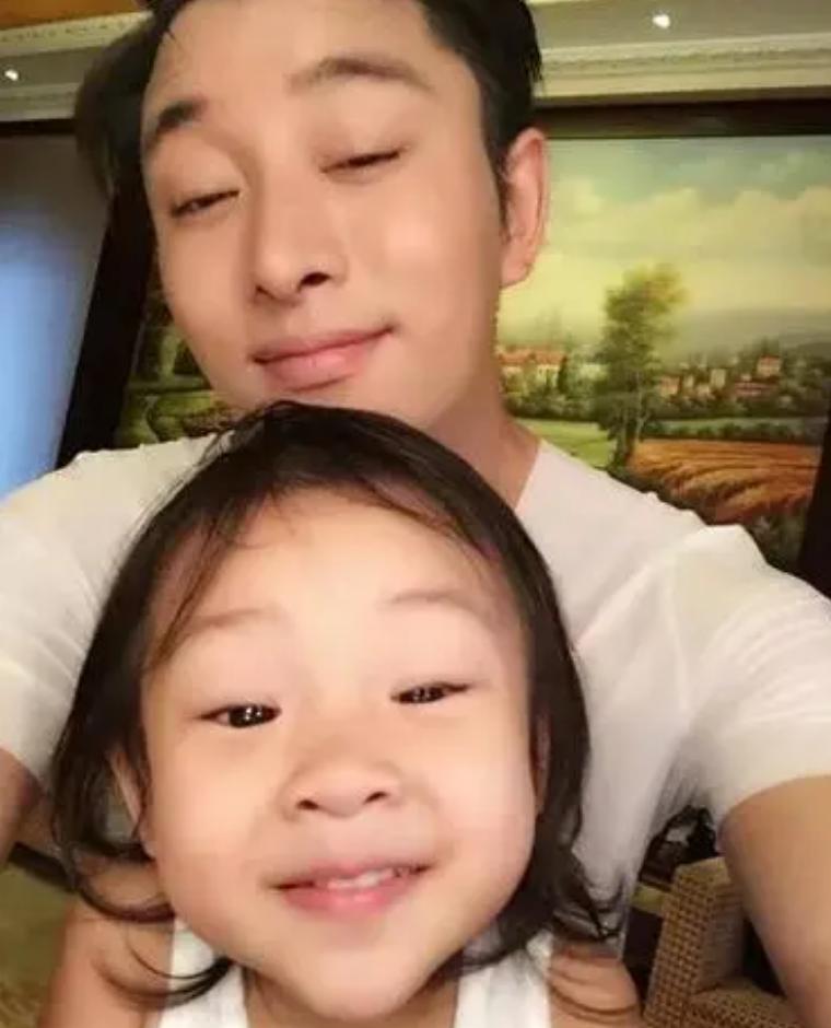 为了赚钱尊严都不要了？贾乃亮新助理神似前妻 如今的下场不怨别人