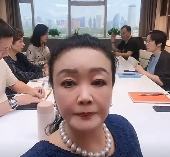 善恶终有报！成功反击具俊晔的张兰，把商人的“精明”发挥到极致