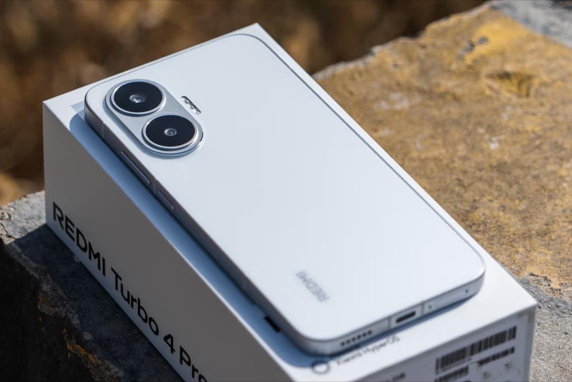 紅米誠(chéng)意十足！極窄直屏+7550mAh+1.5米抗摔，現(xiàn)已跌至1143元