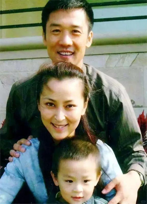 柯蓝也没想到，分手4年后，会以这种方式，和黄志忠“再续前缘”