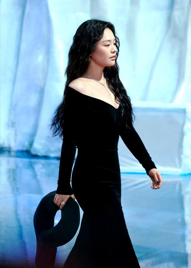 马思纯，不是长胖了，而是中年发福，增添了一份韵味