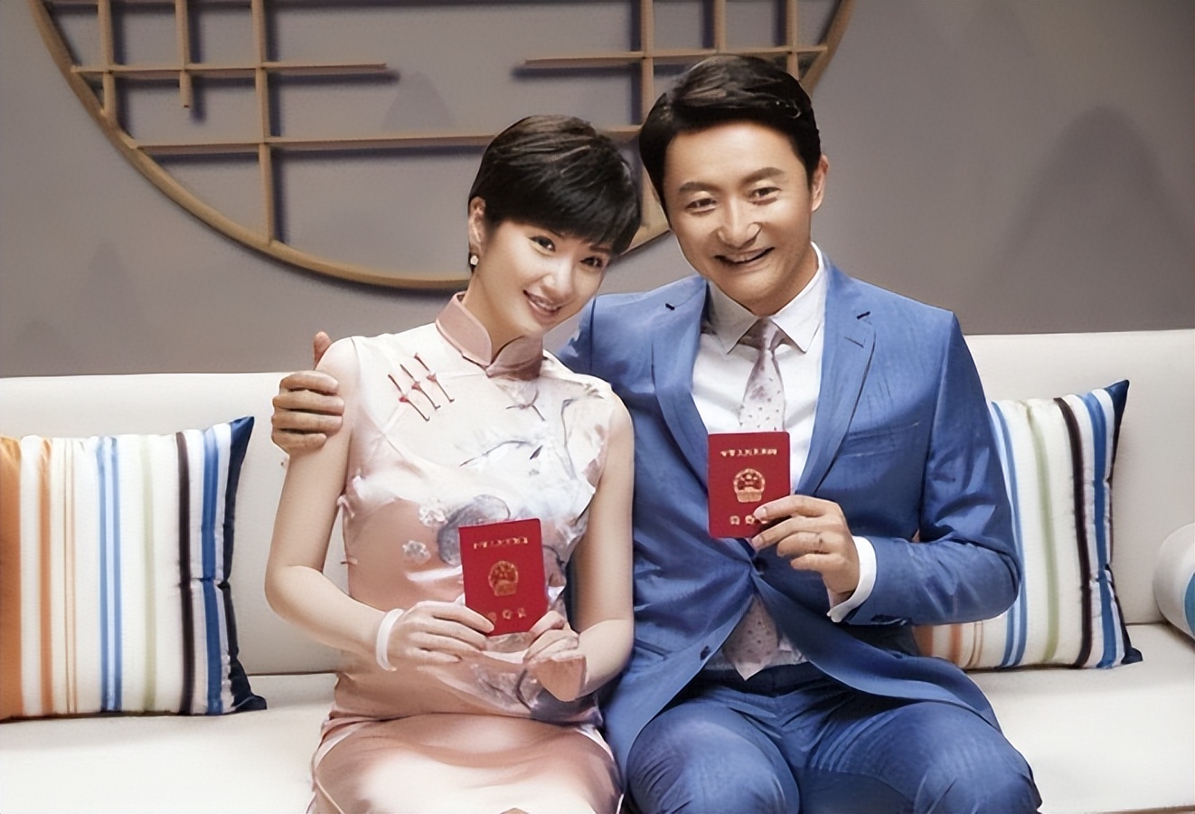 前央视主持苑冉：16岁出道，却靠演“后妈”出圈，今43岁婚姻成谜