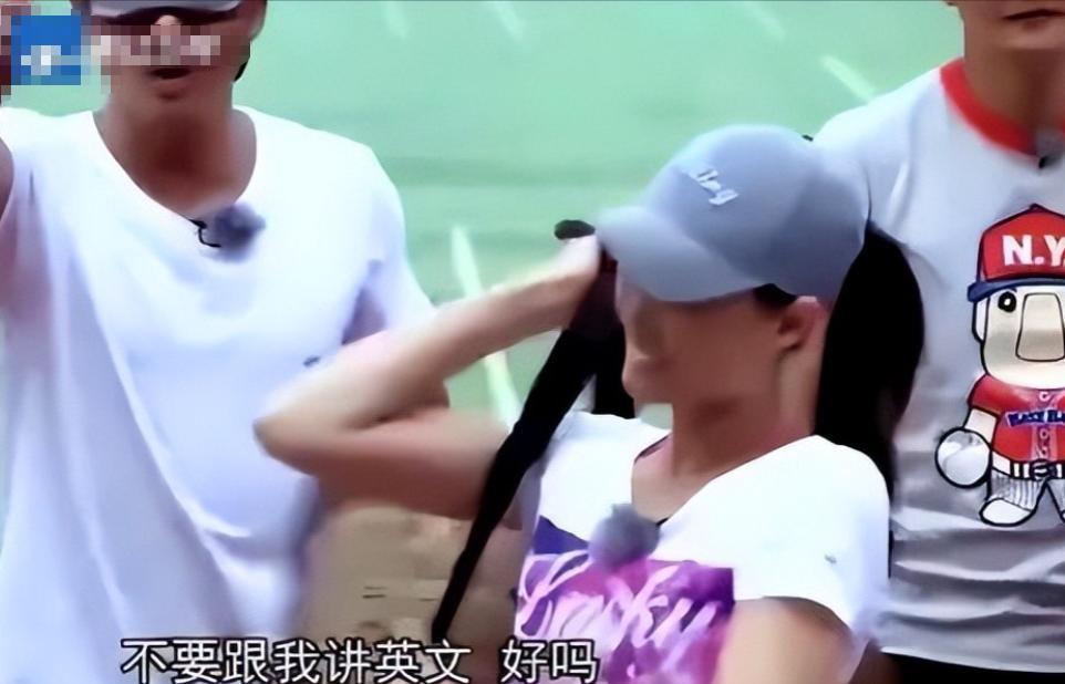 吃相太难看!回国后只为捞金录节目全程说英语,吴京的话大快人心