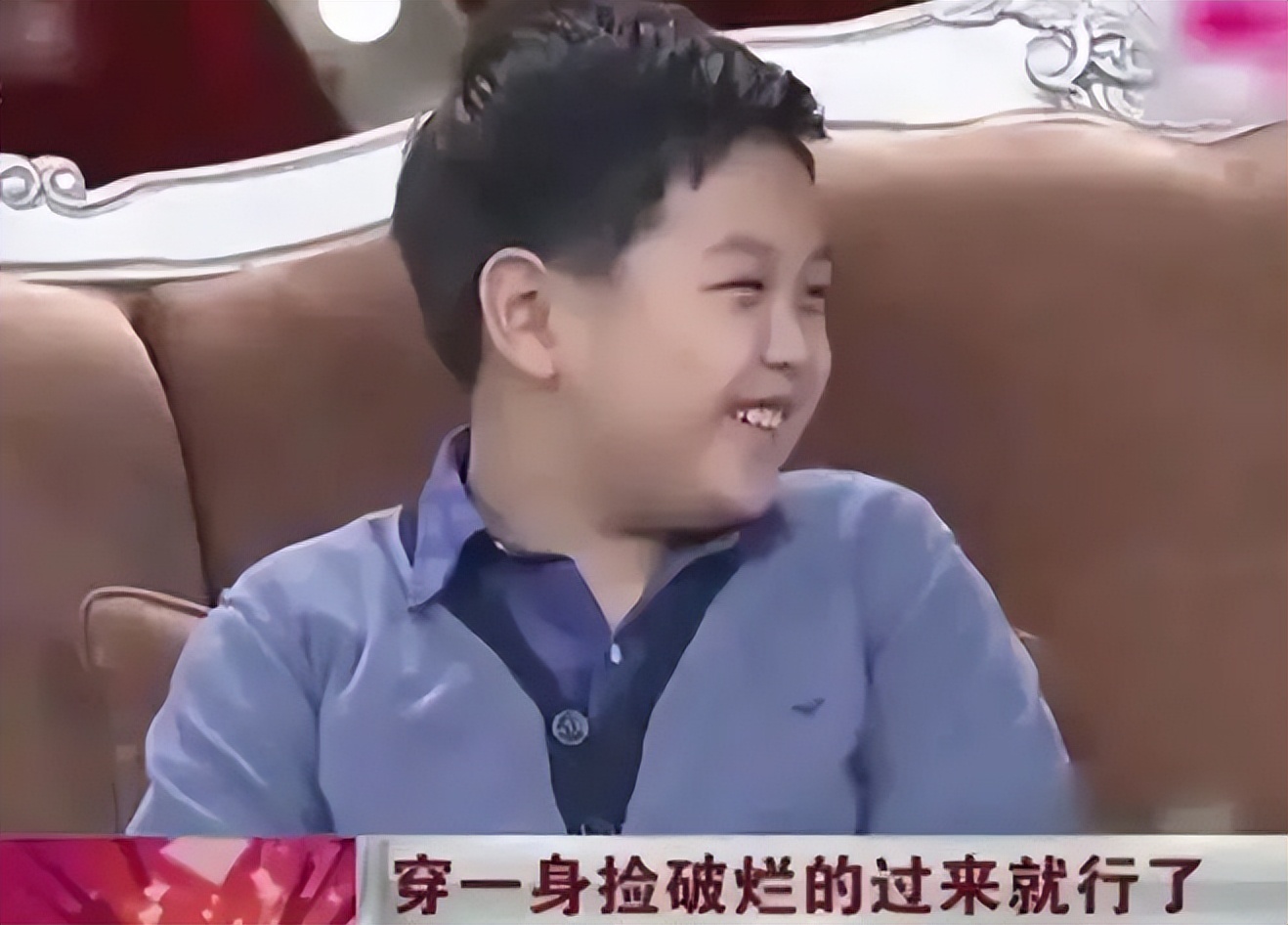 51岁王艳和19岁儿子球球的首个杂志封面大片，母子温馨同框好有爱