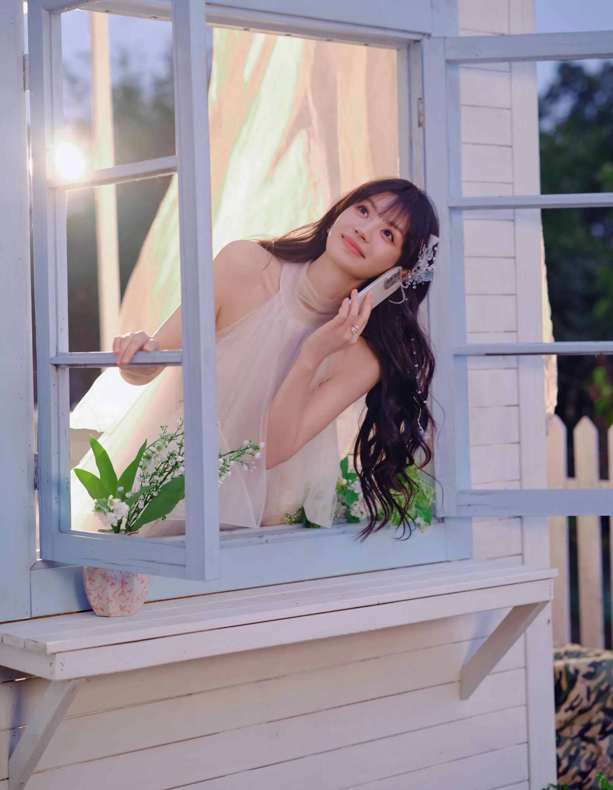 田曦薇纱裙写真美图