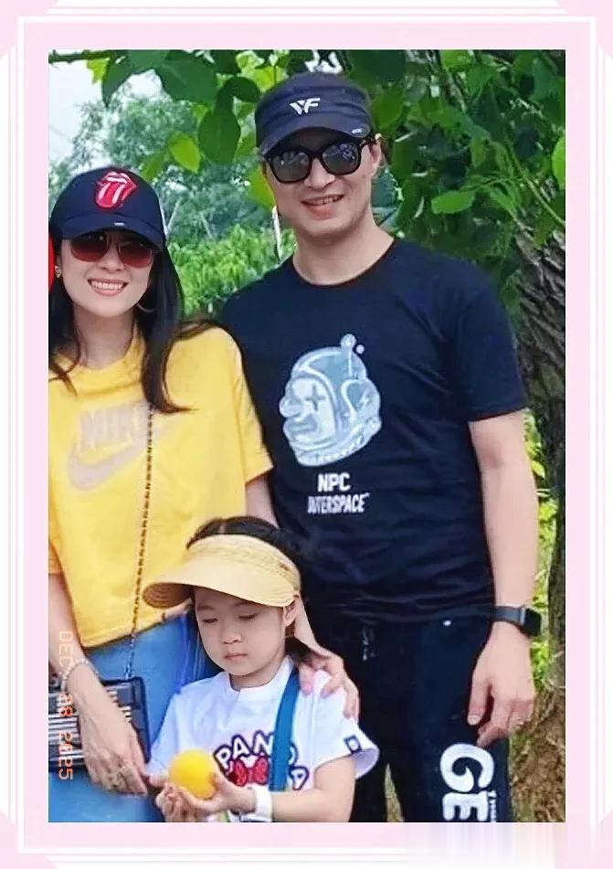 章子怡为女儿办生日会，汪峰演唱会上为女儿庆生，10岁醒醒出书了