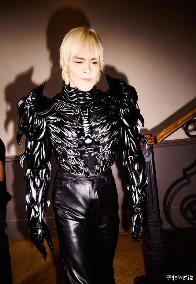 向佐“奶糖味Omega”造型再升级！12cm高跟鞋，郭碧婷看了都愣住