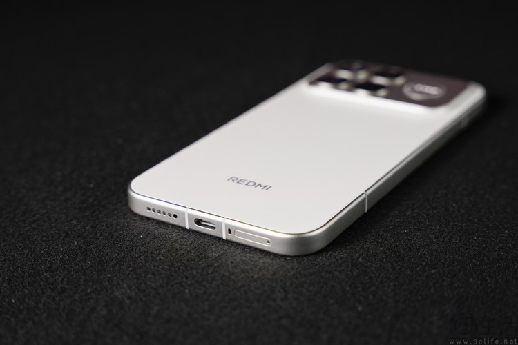 REDMI K90 Pro Max首測：更符合性能玩家喜好的“超大杯”