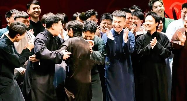 相声“天花板”被敲打？郭德纲被约谈3天后，德云社发生惊人变化