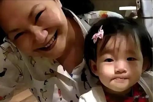 幸亏汪小菲带孩子走了,如今S家彻底成“狼窝”,3个人联手做戏!