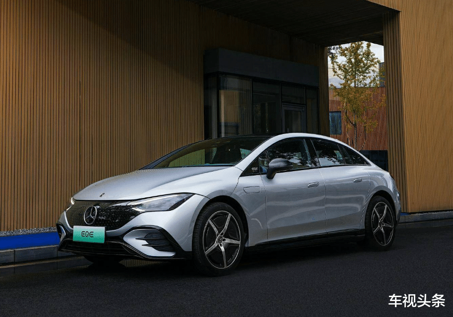 卖不动了？奔驰计划26年 停产EQE轿车和EQE SUV两款车