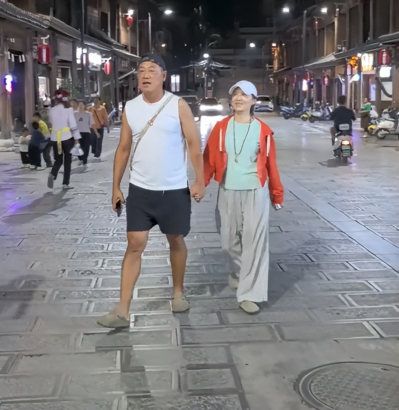 50岁“可云”近照美人迟暮!肤色蜡黄没气色,皮松肉垮老到认不出