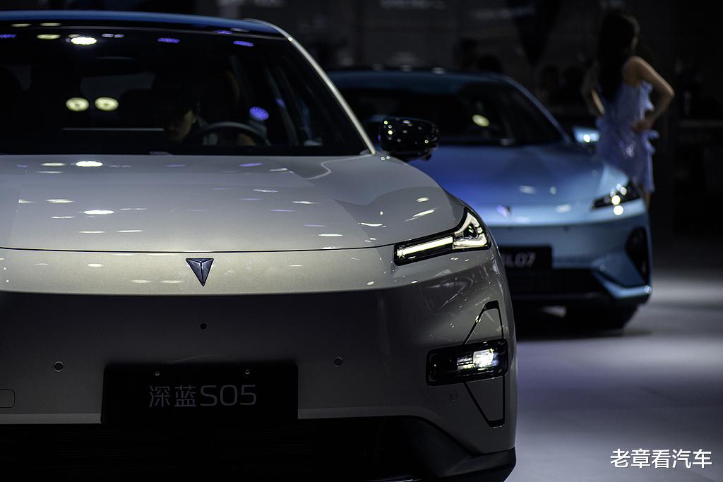 月销破万登顶新势力！深蓝S05智驾版凭啥成车圈黑马？