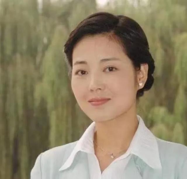 演员王茜华现状：曾经美得一塌糊涂，如今患病让她变得认不出来！