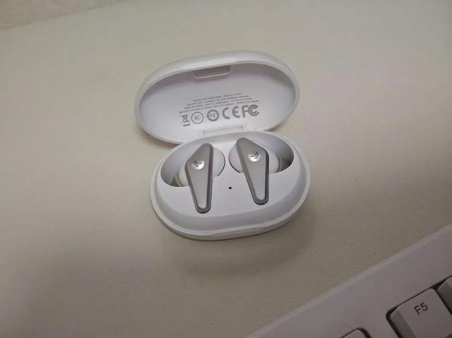 当年一千七的高端降噪耳机,如今1折都不要,颜值天下无敌