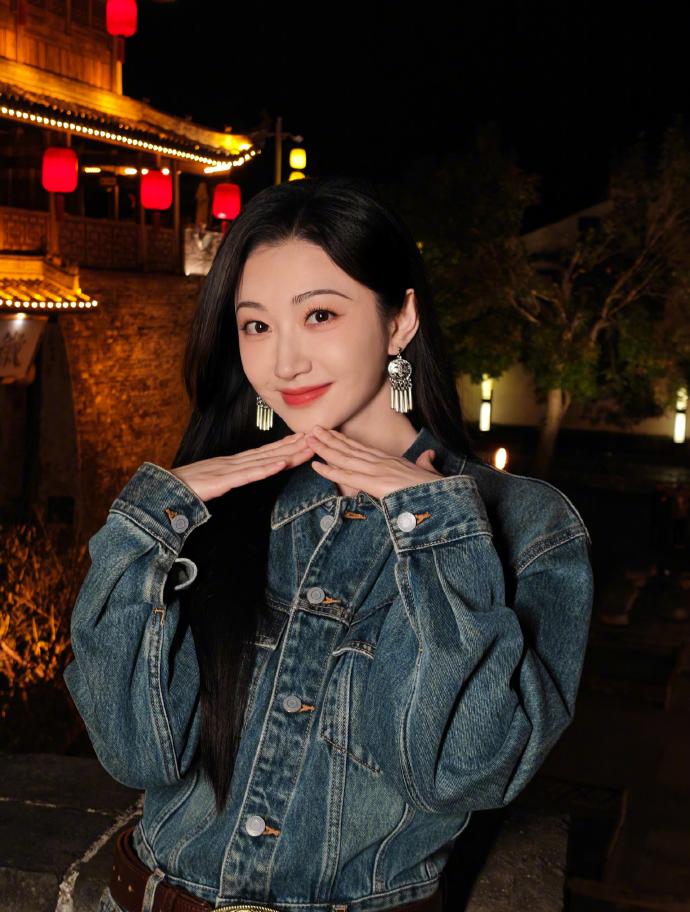 原来景甜拍照用的是小米呀！期待孟千姿！