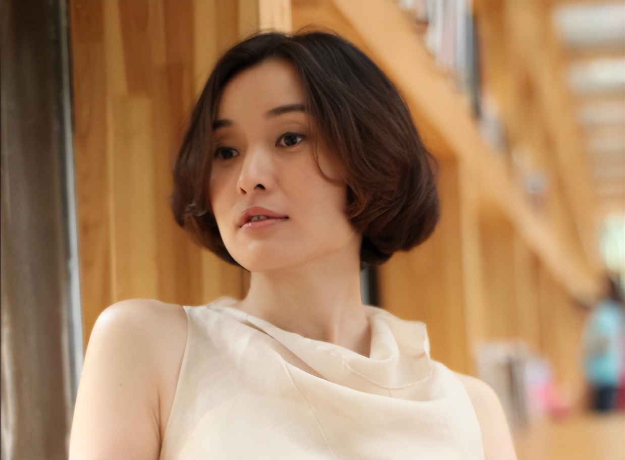 她没嫁人，却被全网送进婚姻，吴越的清醒让谣言显得更难看