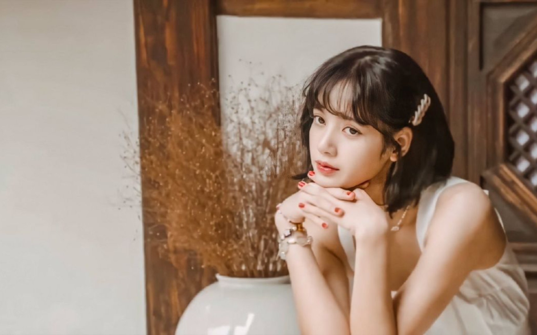 Lisa萝莉岛演唱会视角曝光,她被曝曾在岛上,伺候权贵和资本大佬