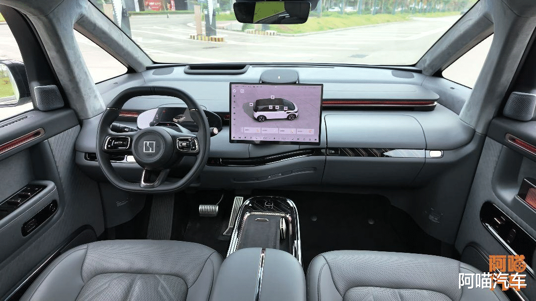 这车设计脑洞太大了，极氪MIX有点意思，为啥却卖不动呢？