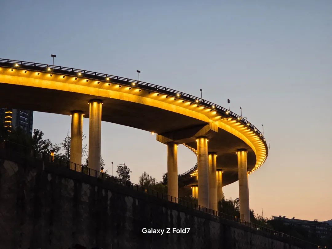 全方位提升——三星Galaxy Z Fold7評測