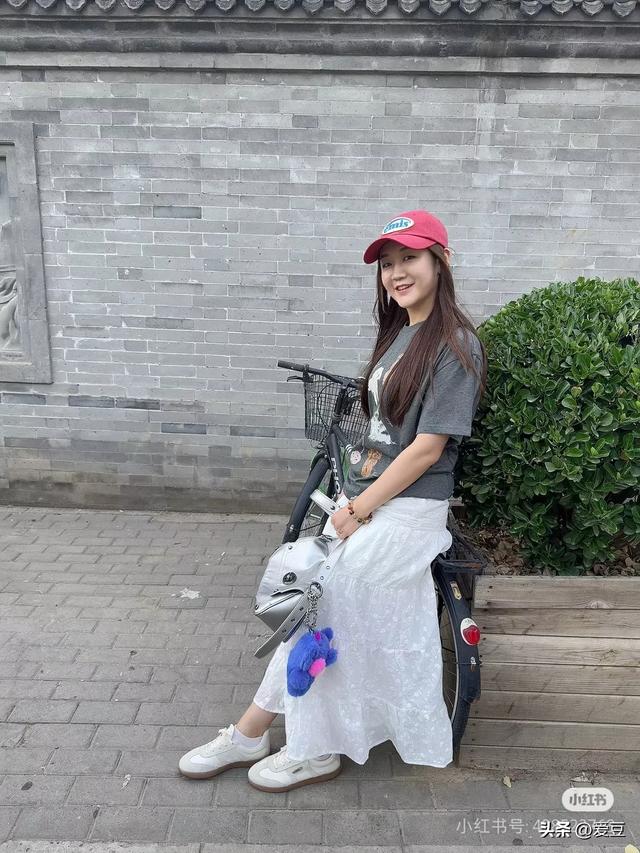 陈梦打扮后美得不止一点，笑容好治愈，怎么拍都美