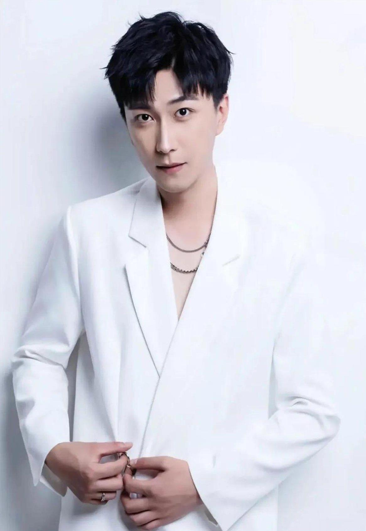 爆款短剧男演员人气排名前二十大换血 曾辉一夜之间掉出前十！