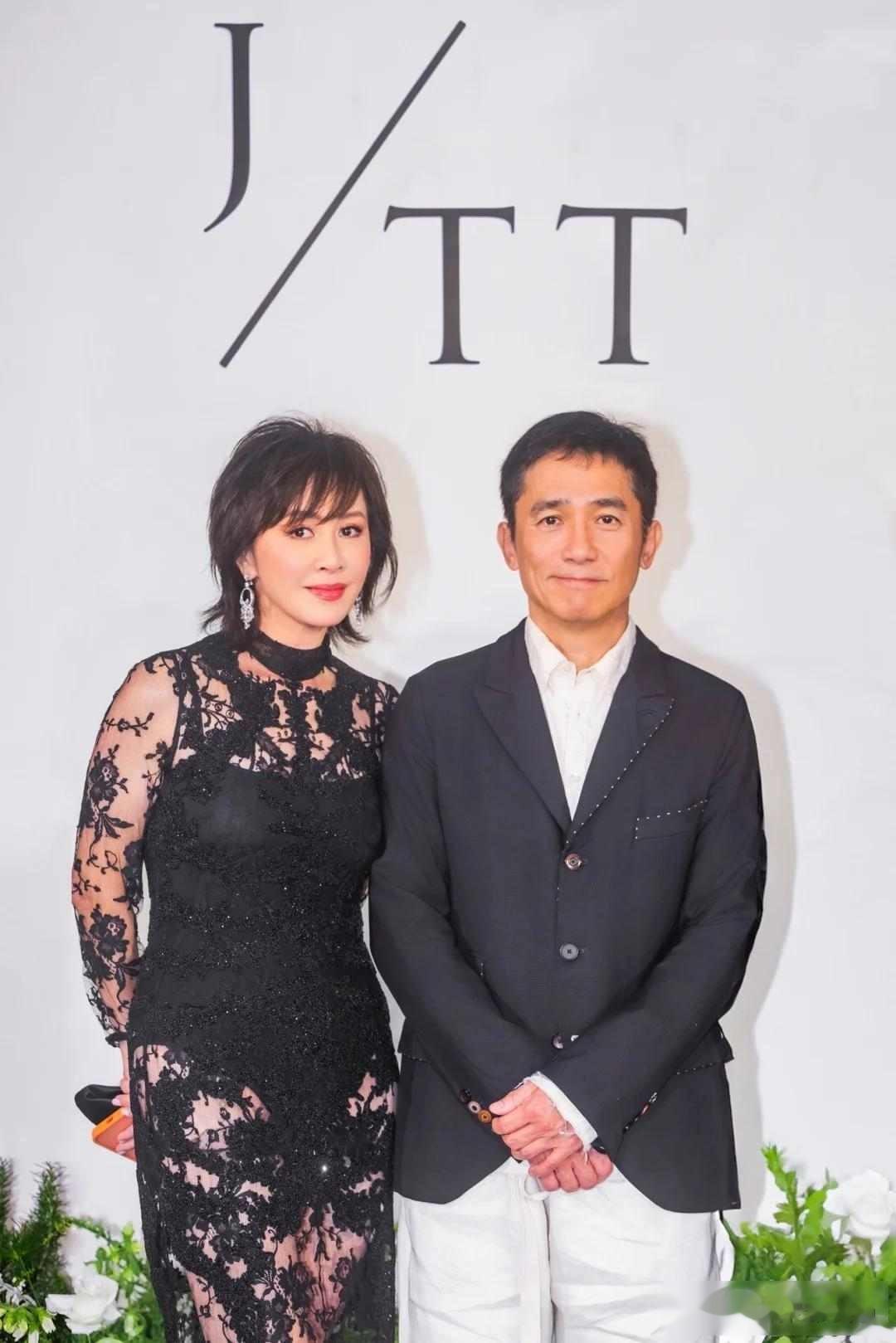 关颖、邱淑贞成姻亲,梁朝伟到贺,聊聊这场台港豪门联姻世纪婚礼