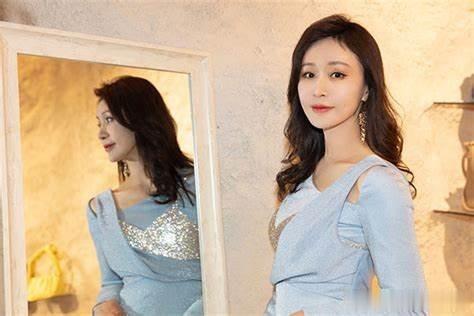 原来他们是两口子,戏里戏外都是夫妻,17岁女儿也是演员