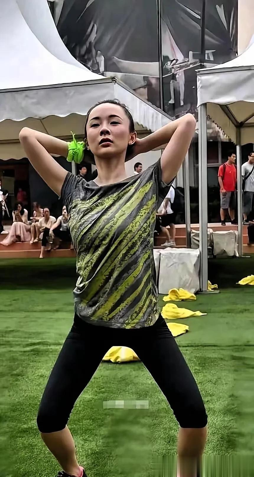 霍思燕这瑜伽动作谁教的？好身材和搞笑魂我都要！