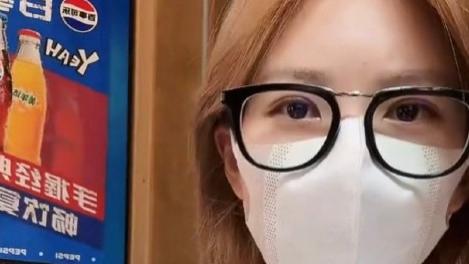 赵露思直播合约风波却意外带火同款！这家面馆被挤爆了！