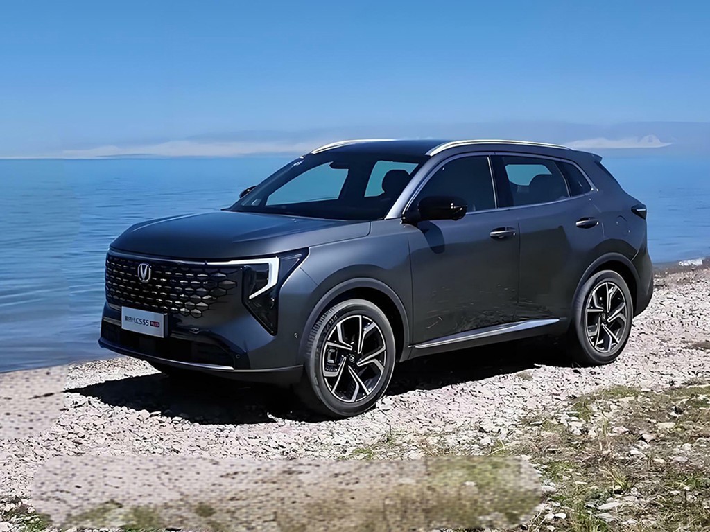 还说油车不智能?第四代CS55 PLUS上市,10万内就有高快领航