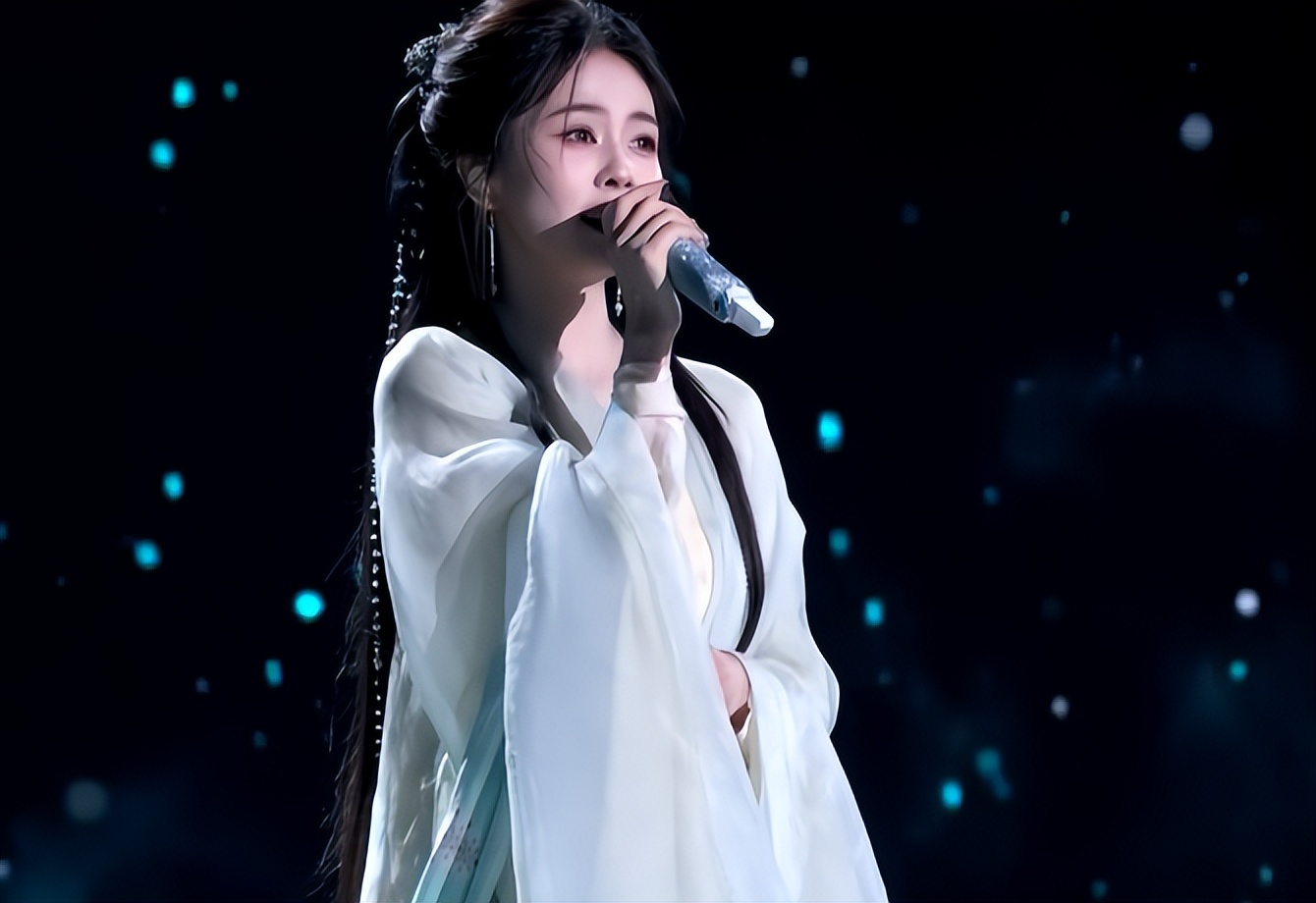 跨年晚会镜头好真实，明星全露怯，戚薇脸僵，陈都灵肿，朱迅怎么长这样了