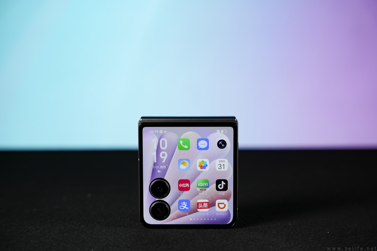 到了2025年，“小折疊”比過去好用了嗎