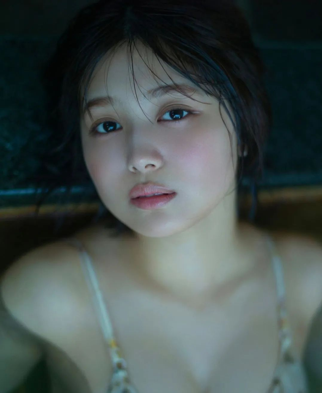 北野瑠华：日本女子偶像团体SKE48头牌，00后宅男女神