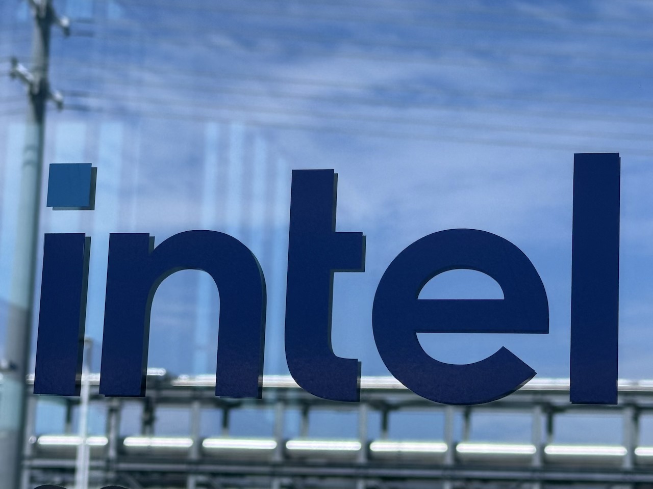 英特爾18A工藝首秀！Panther Lake深度揭秘：AI PC的全新答案