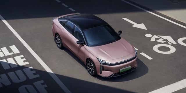 银河L6新车型，专属粉色车漆，综合续航1370km