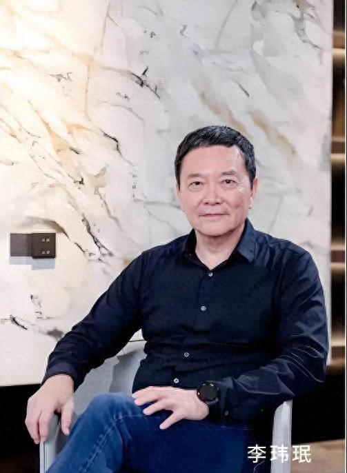 他与刘涛同居四年，如今已六十岁仍未成婚，刘涛表示心中愧疚。