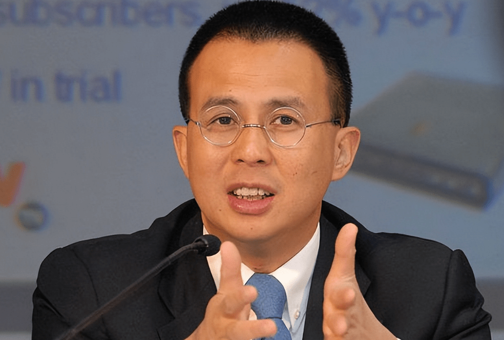 李泽楷58岁又当爹！前任生仨无婚约，新欢抱龙凤胎低调上位