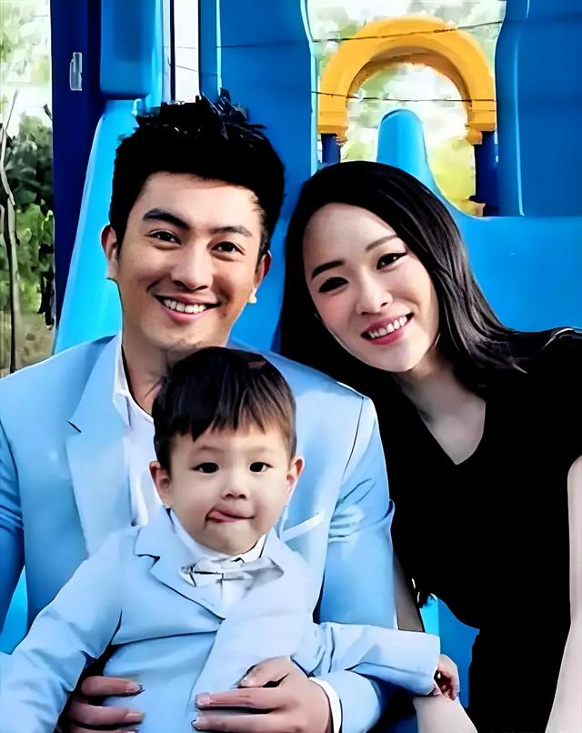 霍思燕被偶遇！110斤身材迷人，鼻子突现神秘痣，发缝成焦点！