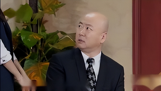 58岁郭冬临现状曝光,身形消瘦,未婚未育定居北京,靠拍视频度日